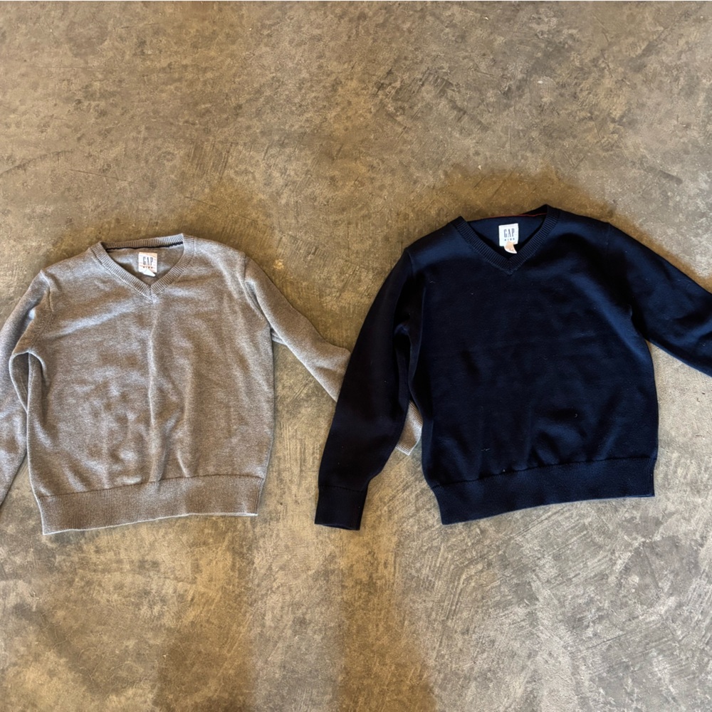 GAP Boy’s Small V-Neck Sweater Duo in Navy and Gray